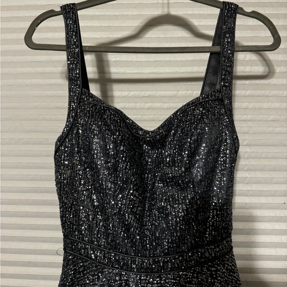 Euc platnuim beaded formal gown 4 - Picture 2 of 8